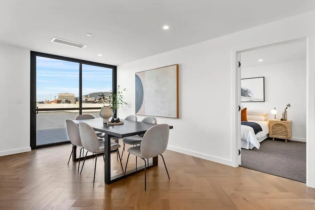Hobart Cbd Roof Top Penthouse 0*,